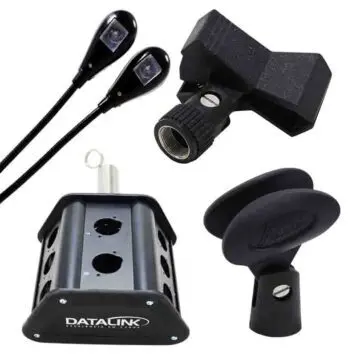 Acessórios para instrumentos musicais - Acessórios - Sonorização Coleção de acessórios como, suporte para microfone, caixa para medusa e luminárias, marcados com ‘DATALINK’, sobre um fundo branco, destacando a utilidade e praticidade fornecidas.